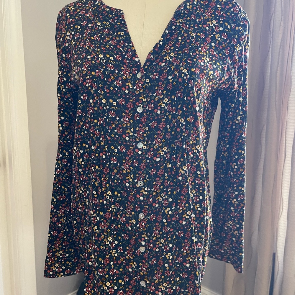 Jane and Delancey Black Floral Button-Up Blouse